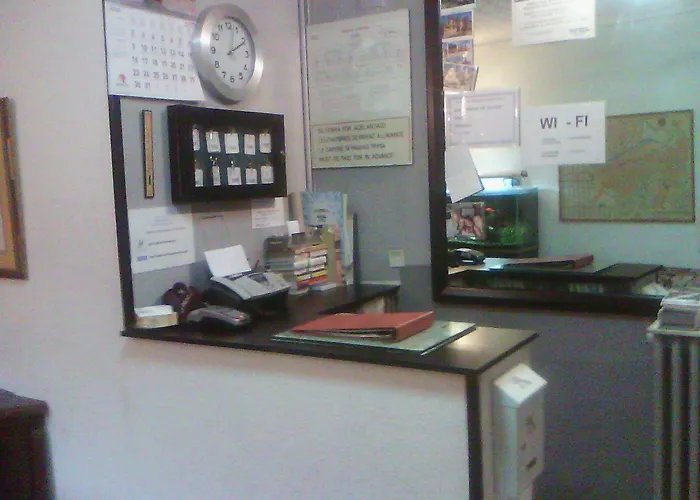 Hostel Central Zaragoza بيت ضيافة 2*